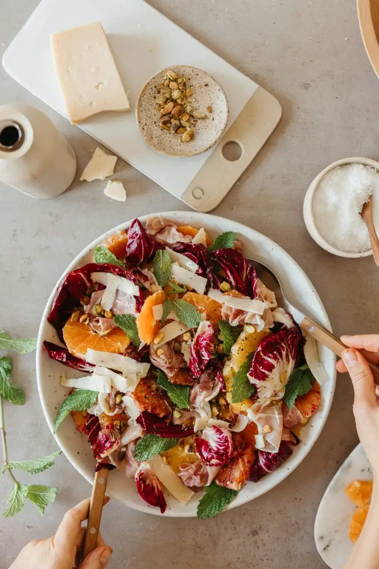 Radicchio-citrus-ham salad.